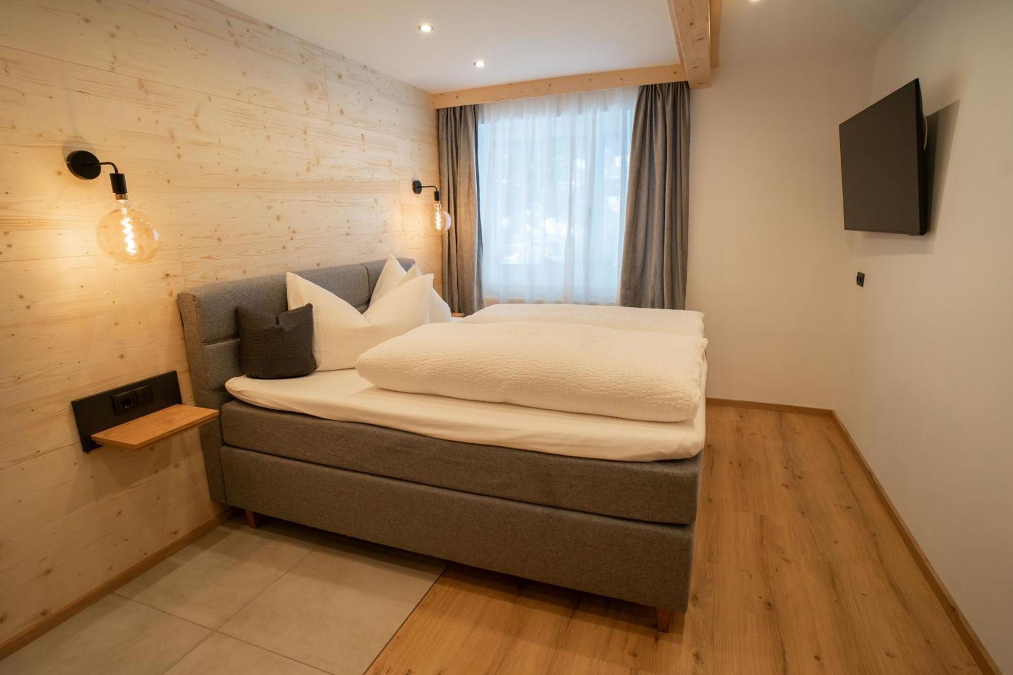 Apartement Waldfrieden Pfons Bagian luar foto