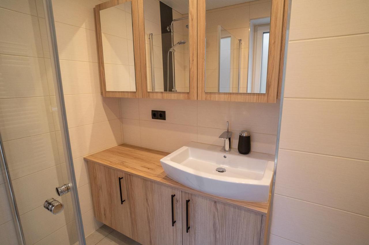 Apartement Waldfrieden Pfons Bagian luar foto